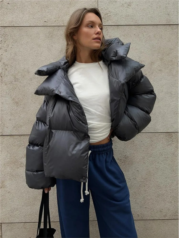 GR | Fashionable short women's jacket with hood and padded cotton lining