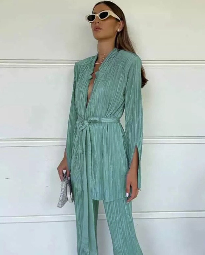 GR Women's Set | Elegant 2-piece women's set with pleated trousers and bodycon blazer