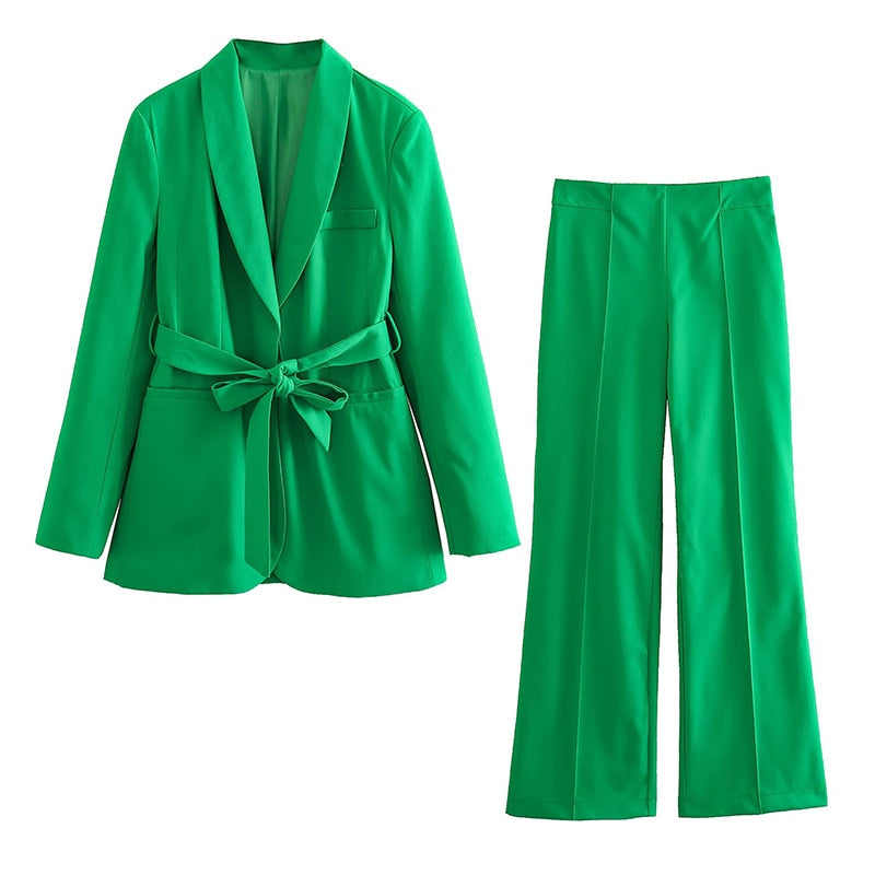 GR | Elegant blazer with belt and matching trousers