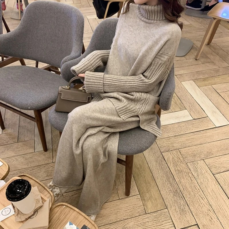 GR Loungewear Set | Luxurious, warm turtleneck sweater with matching oversized wool trousers