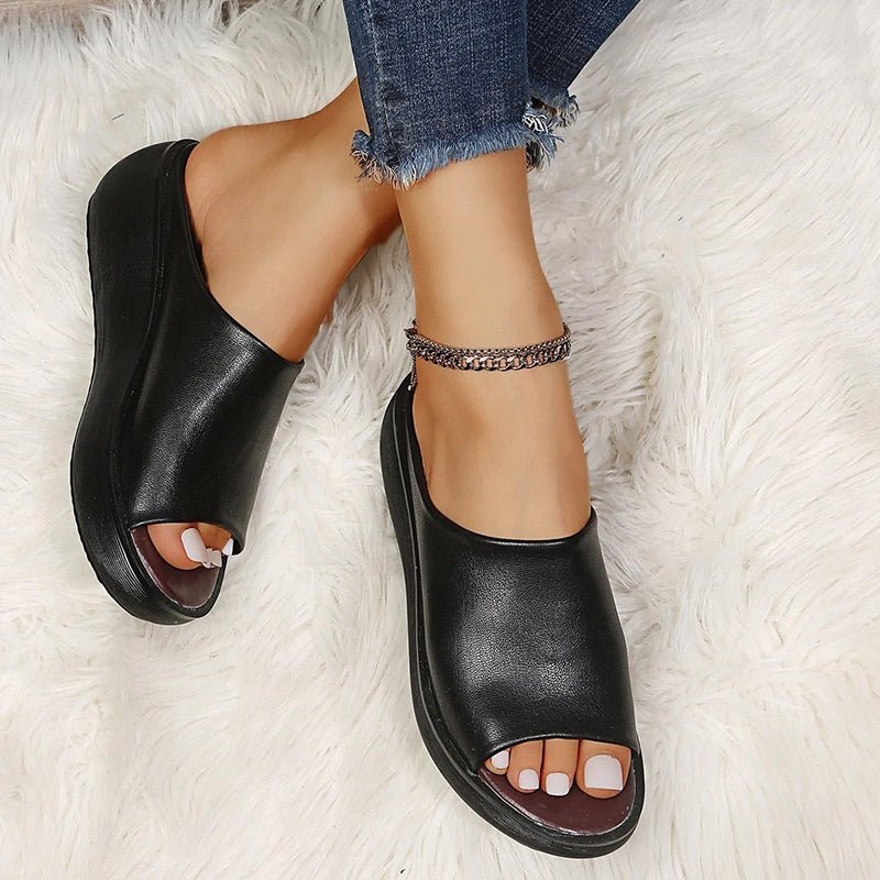 GR | Fashionable summer slippers