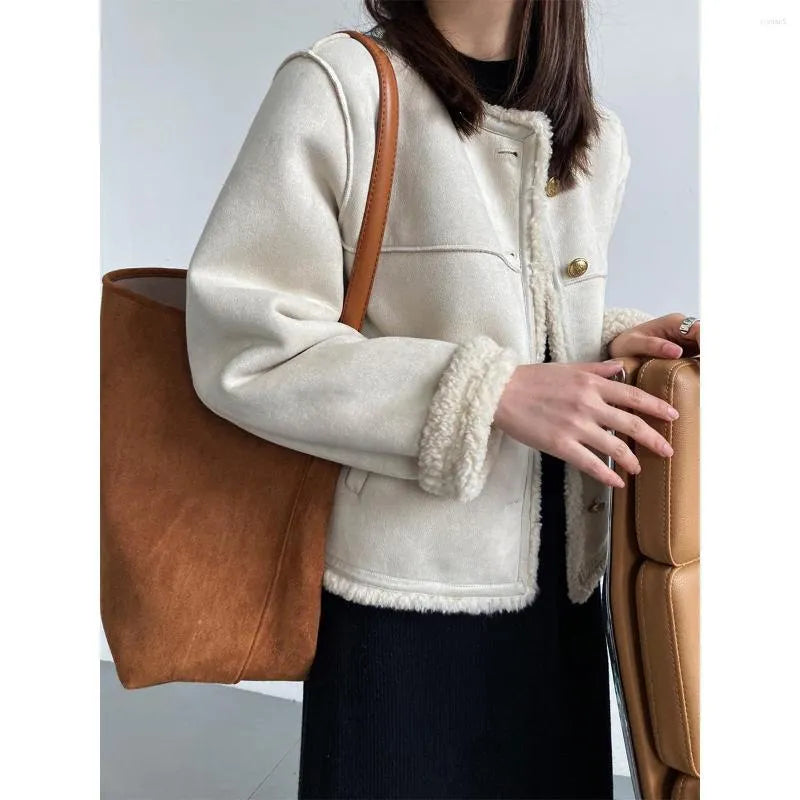 GR | Weiche Jacke aus Lammwolle
