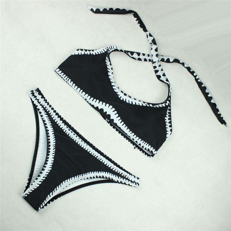 GR - Black and white bandeau bikini