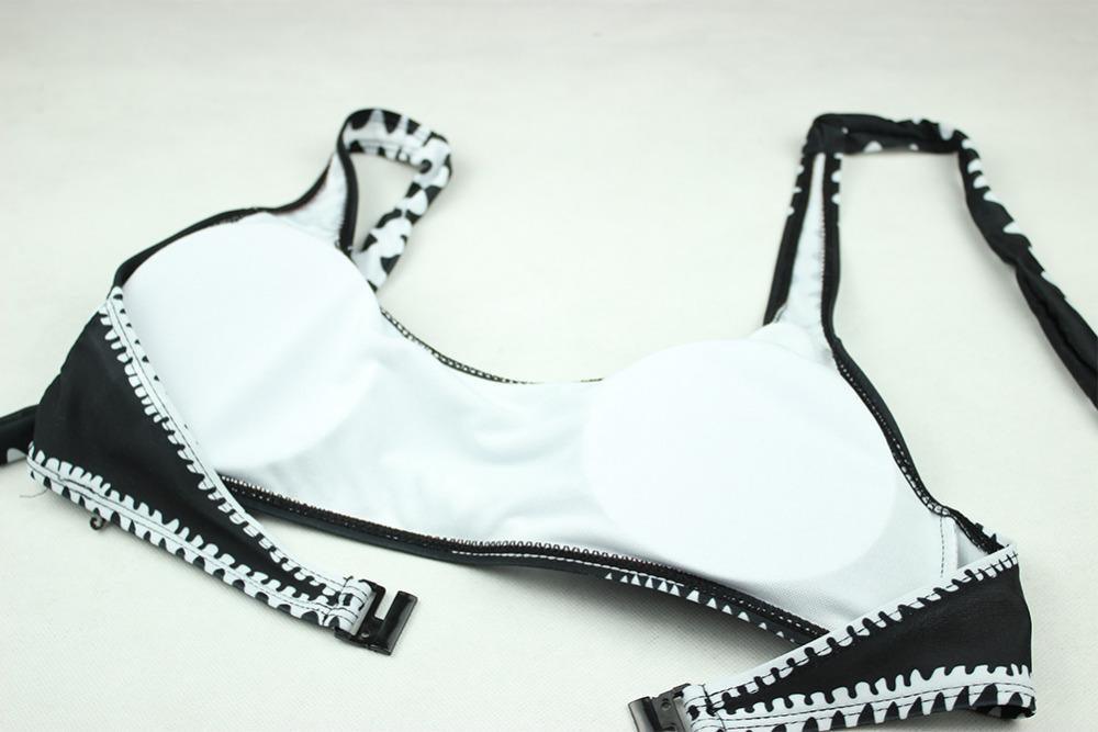 GR - Black and white bandeau bikini