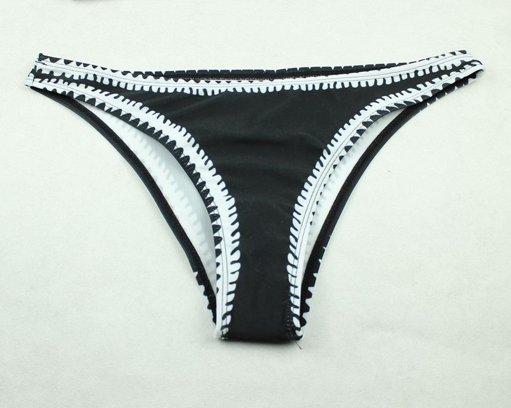 GR - Black and white bandeau bikini