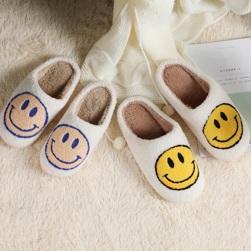 GR | with smiley face - comfortable women's slippers made of soft material