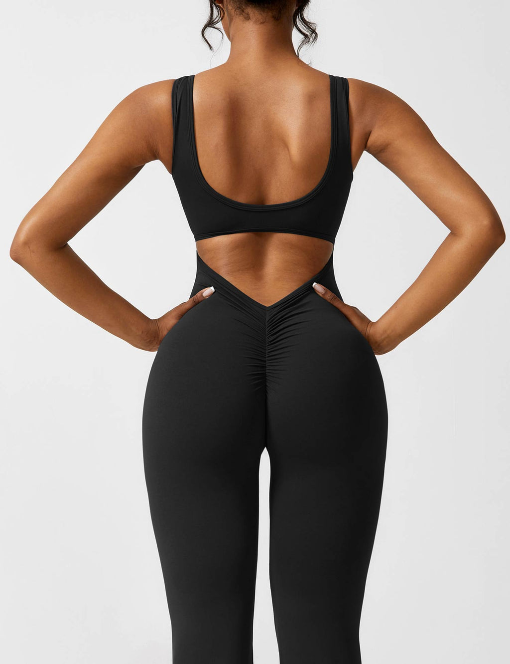 GR | Neck jumpsuit with flared legs | Elegant and figure-hugging design