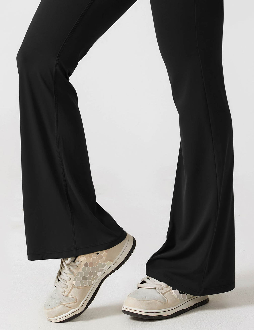 GR | Neck jumpsuit with flared legs | Elegant and figure-hugging design