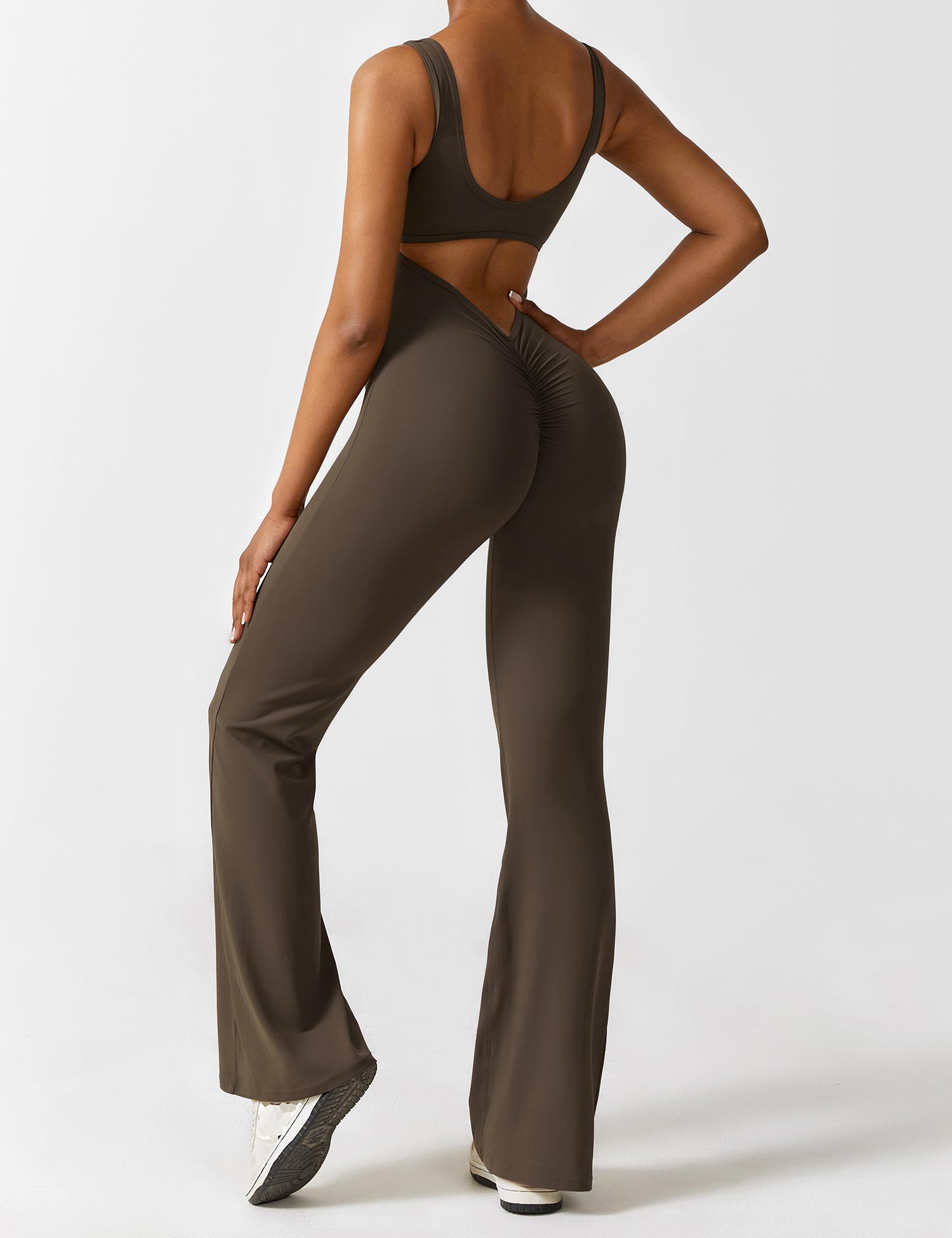 GR | Neck jumpsuit with flared legs | Elegant and figure-hugging design