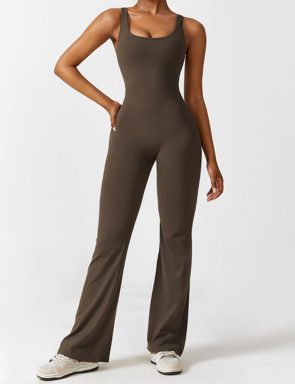 GR | Neck jumpsuit with flared legs | Elegant and figure-hugging design
