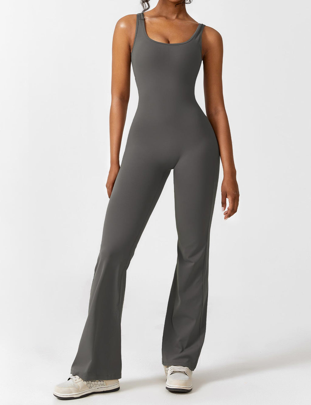 GR | Neck jumpsuit with flared legs | Elegant and figure-hugging design