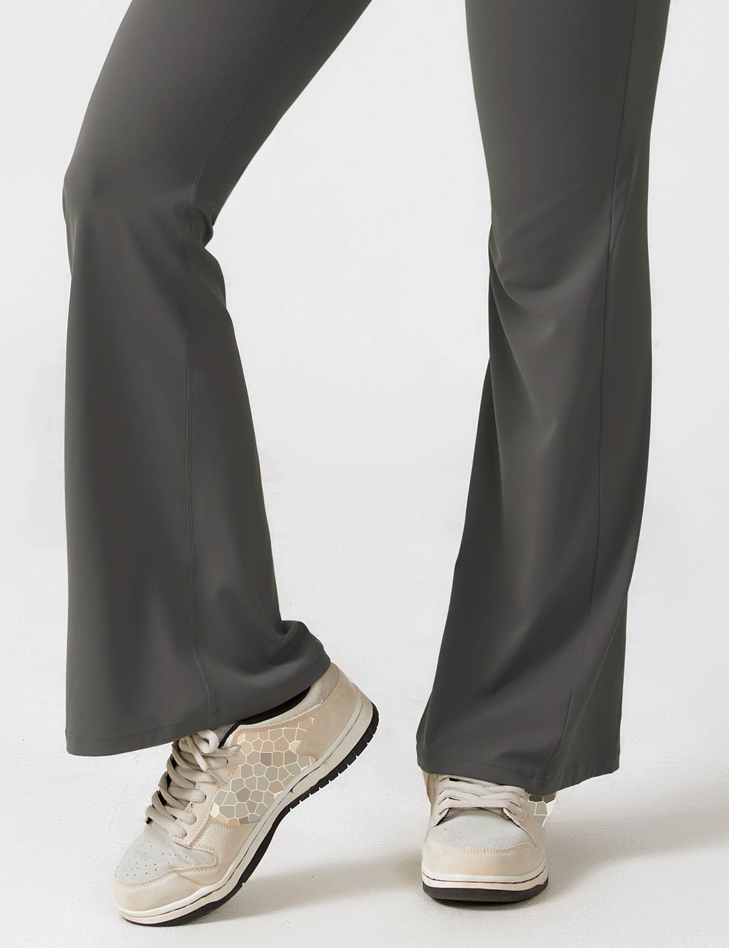 GR | Neck jumpsuit with flared legs | Elegant and figure-hugging design