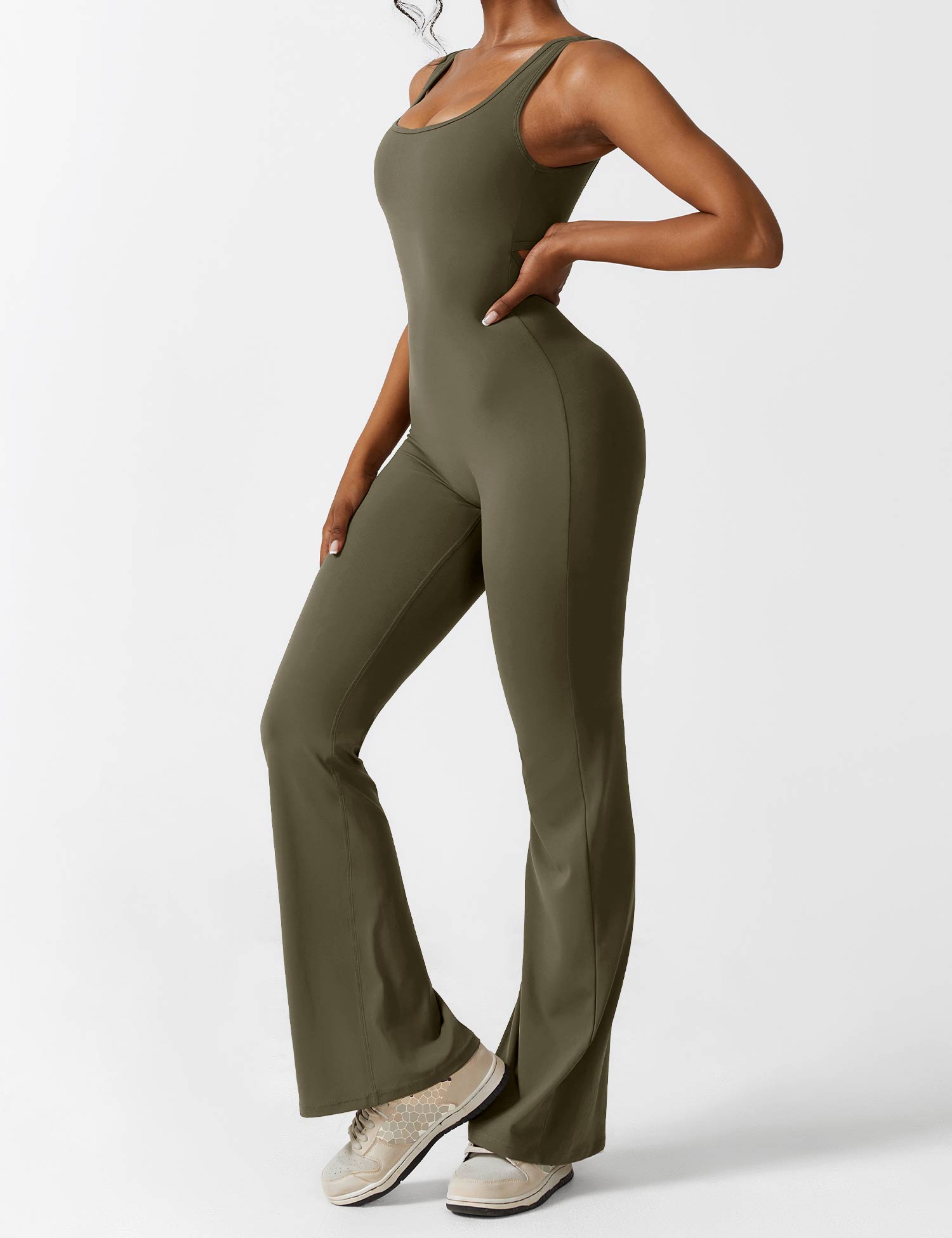GR | V-back flared jumpsuit