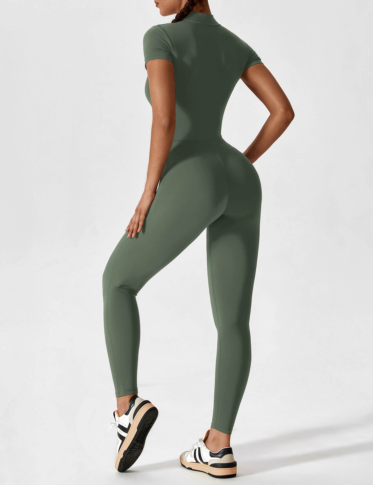 LenaFit – Short-sleeved zip-up jumpsuits