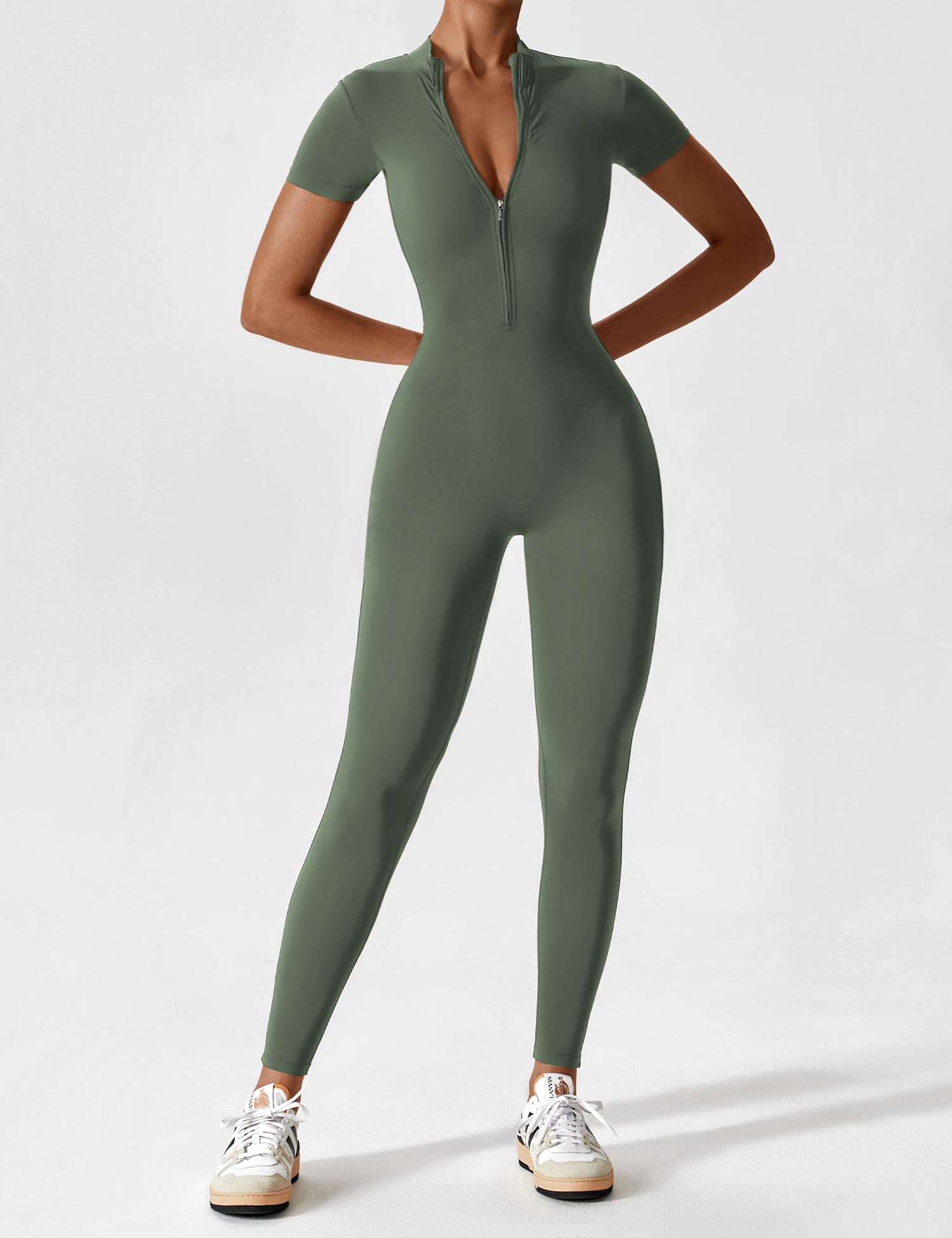 LenaFit – Short-sleeved zip-up jumpsuits