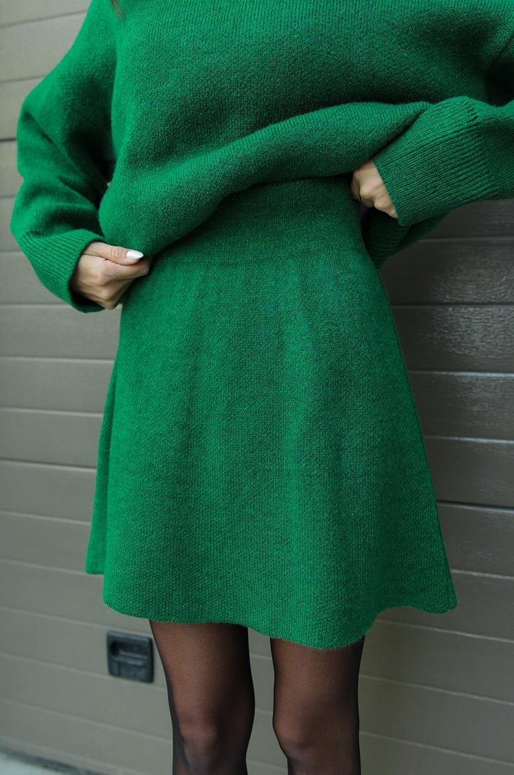 GR | 1-piece knitwear set - women's sweater and skirt with a relaxed fit