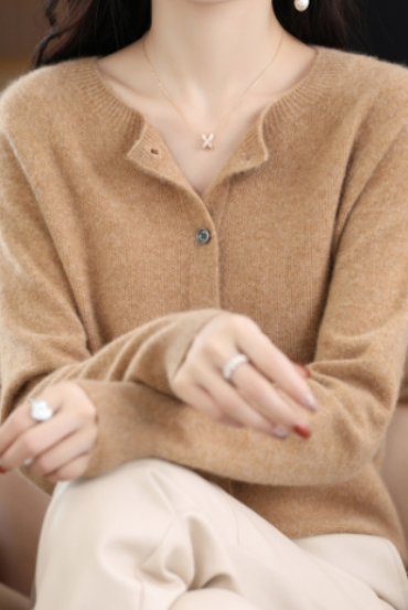 GR | Beatrice Women's Cardigan – Elegant Style for Every Occasion